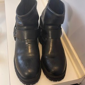 Used men footwear(Durango)